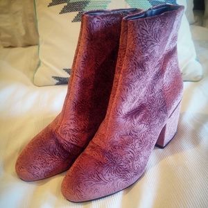 Sam Edelman Taye Mauve Textured Booties